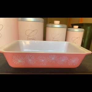 Vintage Pyrex Pink Daisy 2 QT Rectangle Spacesaver
